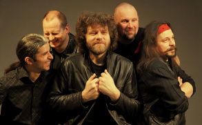 Mrakoplaš vydává k dvacátému výročí kapely album Hlídač