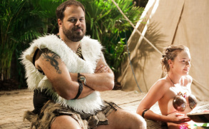 XINDL X zpívá na nové desce SEXY EXITY o útěcích. Avizuje ji novým singlem a videoklipem DŘEVO a na podzim ji představí na turné