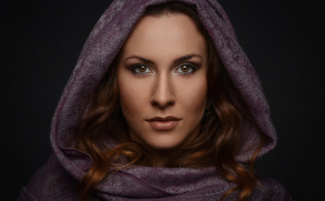 Zpěvačka a herečka LARA MORR přichází s novým singlem a videoklipem Múza, který srší vášní a sex-apealem