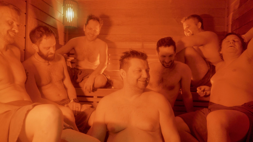 B-Side Band v novém klipu nezapomíná navzdory spěchu „tvrdit partu“